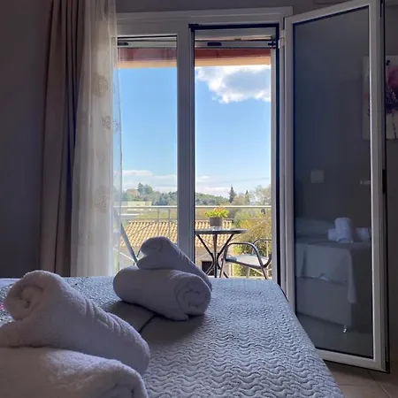 아파트 Violet Kanálion